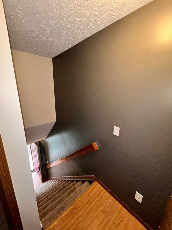 227 Hawkins Ln - Photo 7 of 18