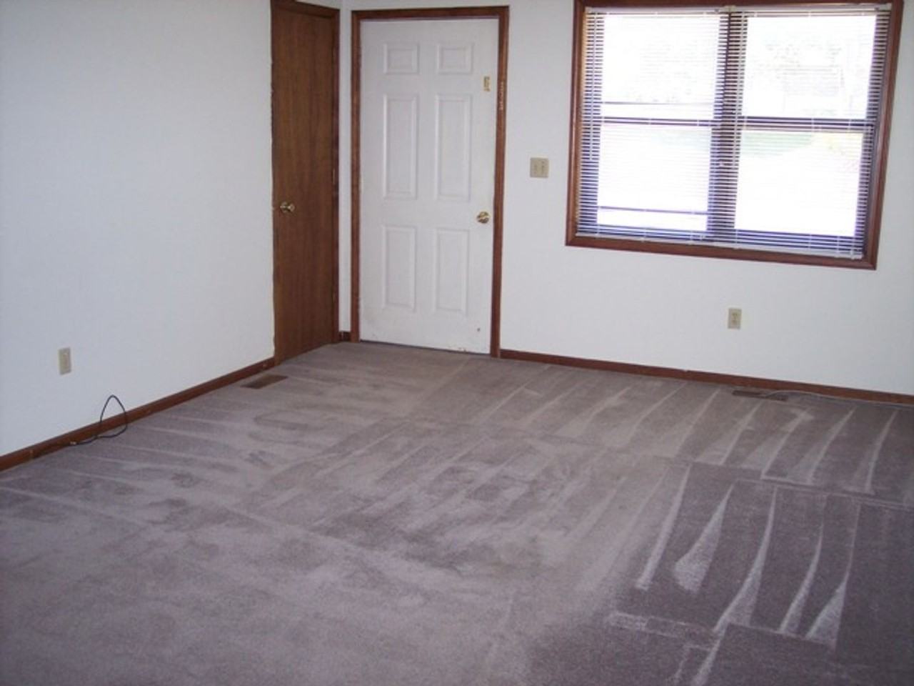407 N. Ridgeview Drive - Photo 3 of 6