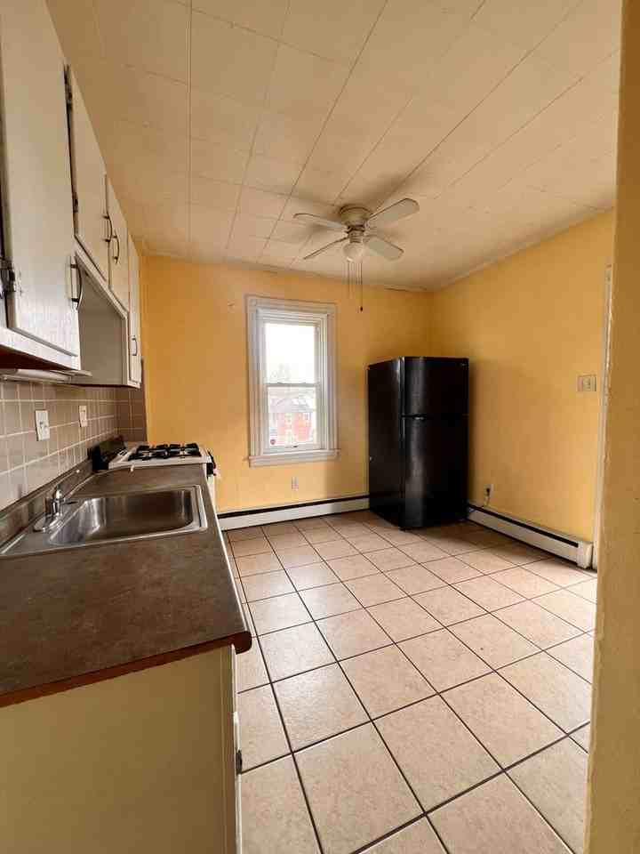 1117 East King Street - Photo 2 of 6