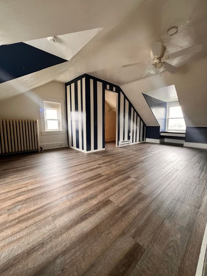 1117 East King Street - Photo 3 of 6