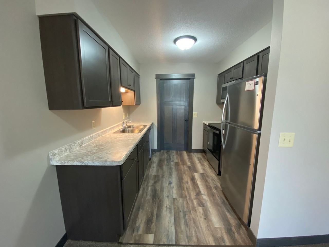 Mardi Gras Apartments - Photo 6 of 22