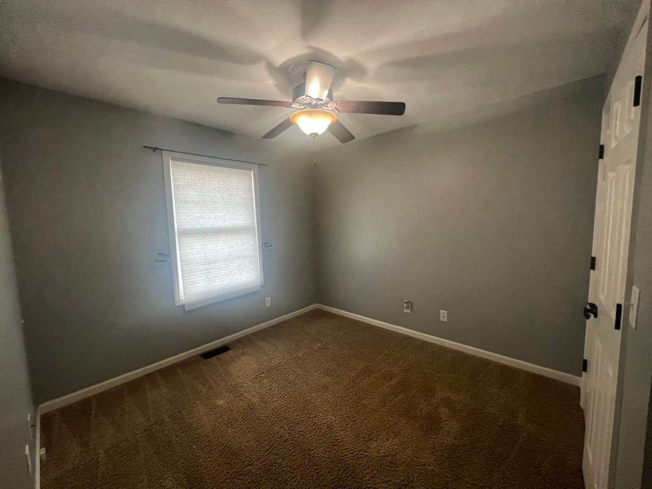 2913 Ocala Ln - Photo 2 of 10