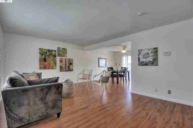 3751 Brockton Dr - Photo 3 of 15