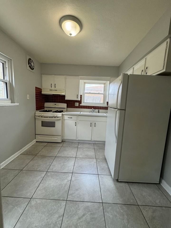 1306 Sibley Blvd. - Photo 4 of 17