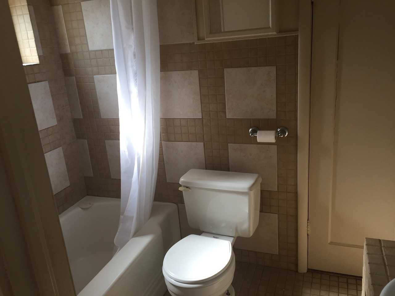 309 Main St - Photo 2 of 10