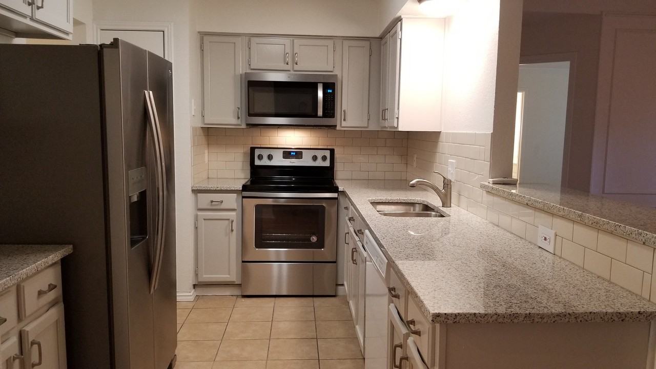 2130 Chapel Downs Dr - Photo 2 of 14