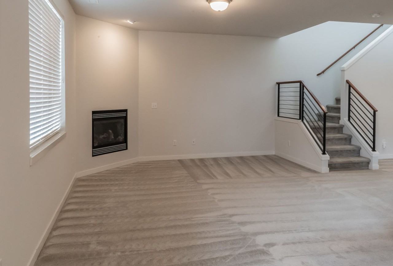 15818 14th Ave W - Photo 4 of 13