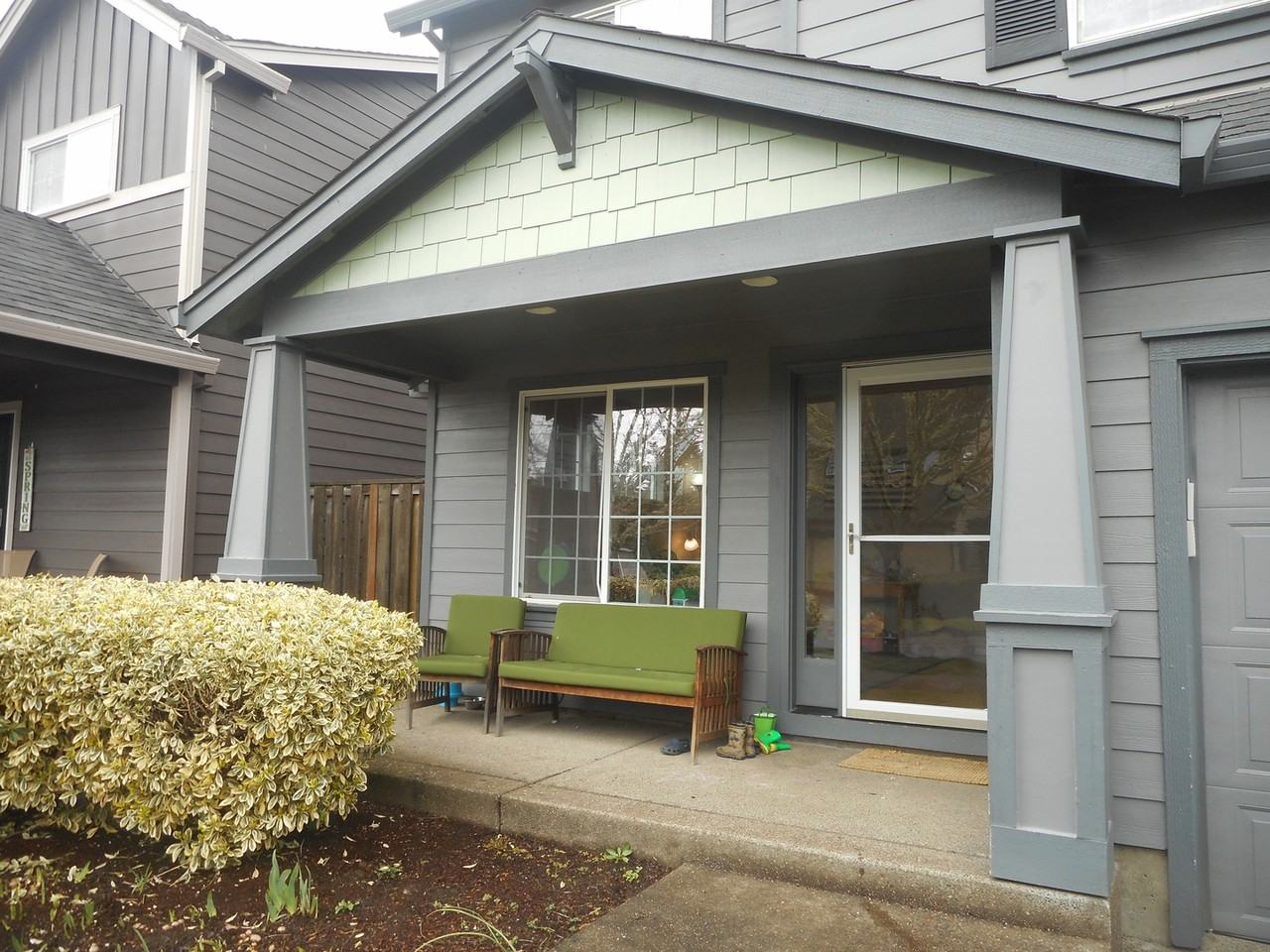1235 Se Brookside Way - Photo 2 of 16