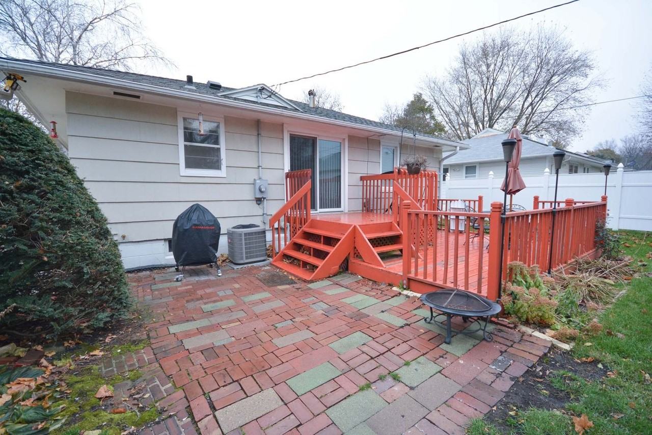 1404 15th Ave Nw - Photo 3 of 16