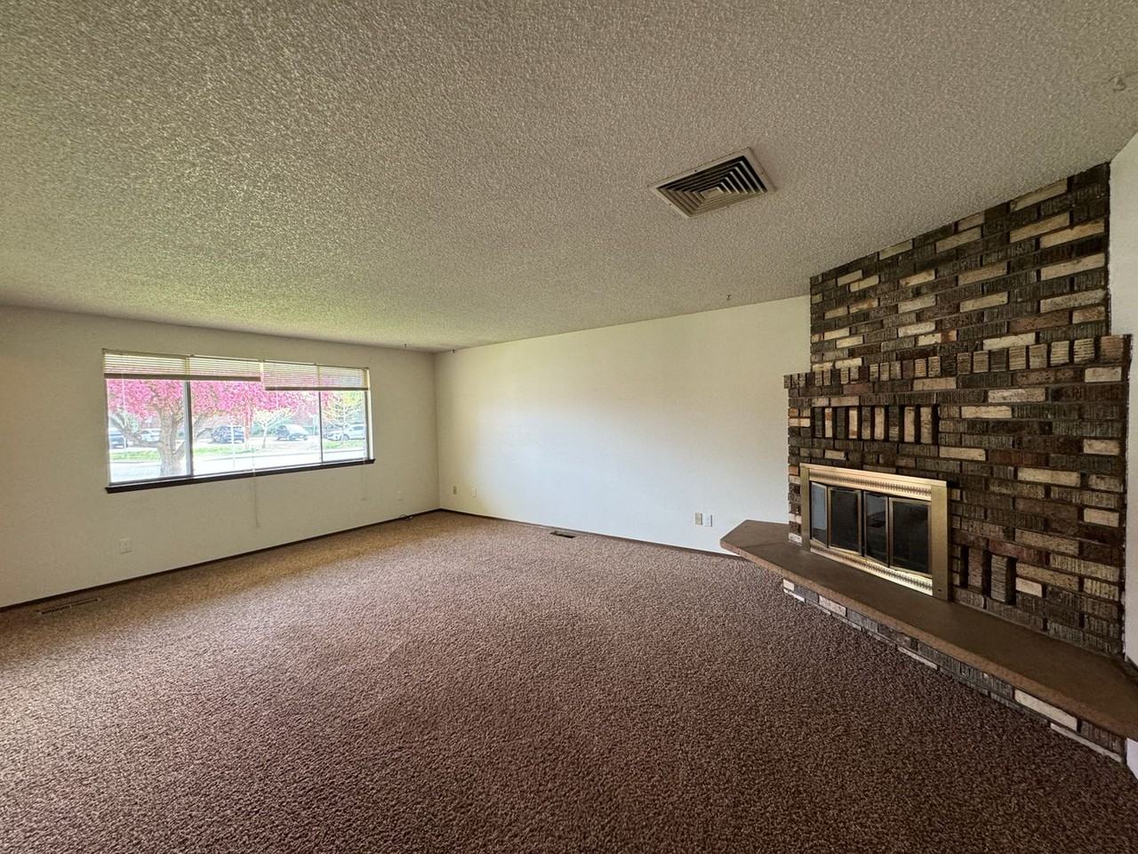 612 S 44th Ave - Photo 2 of 17