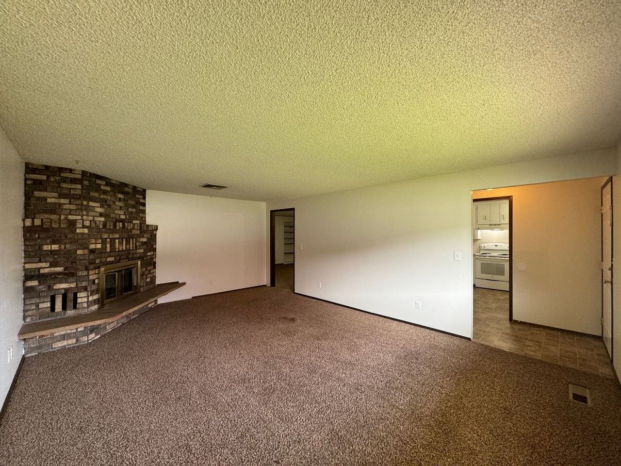 612 S 44th Ave - Photo 3 of 17