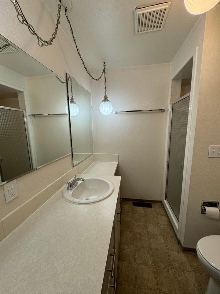 612 S 44th Ave - Photo 7 of 17