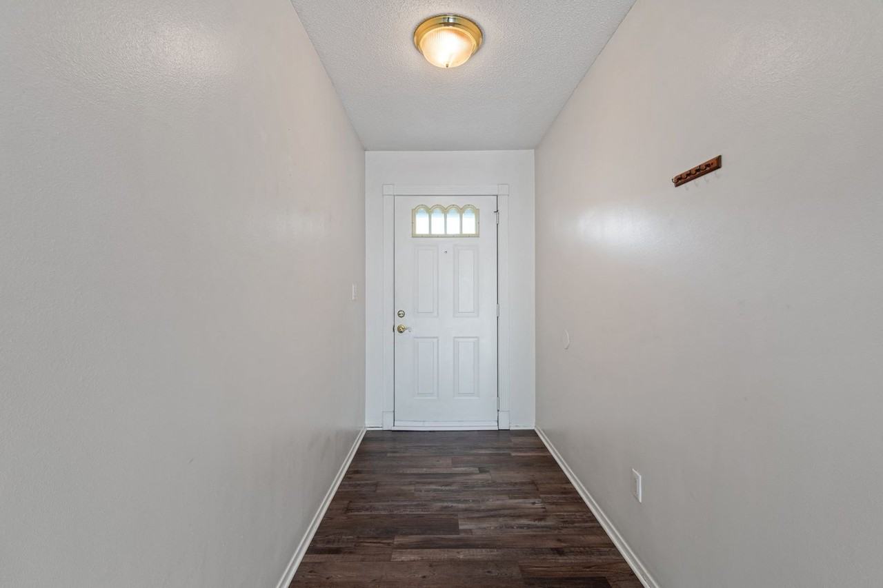 1569 Meadowbrook Ct - Photo 4 of 27