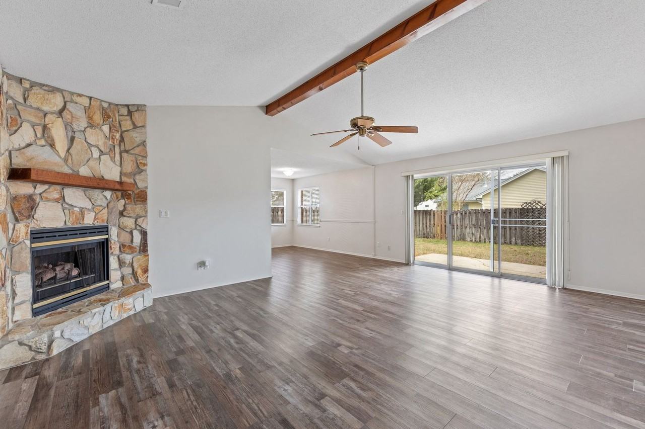 1569 Meadowbrook Ct - Photo 6 of 27