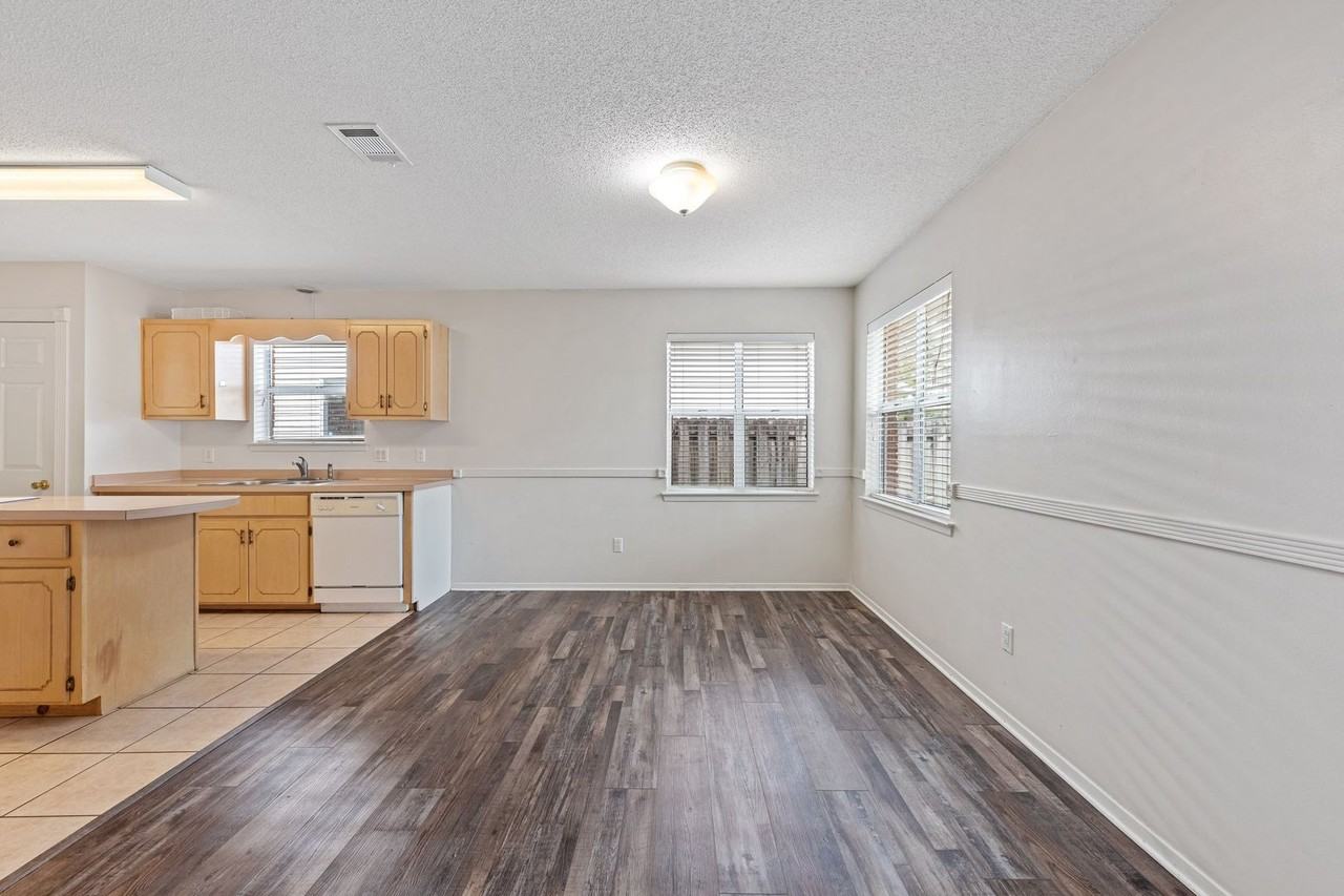 1569 Meadowbrook Ct - Photo 7 of 27