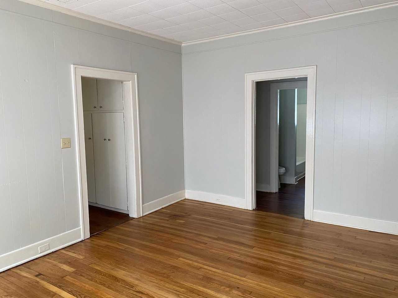 270 Wilkinson St - Photo 5 of 12