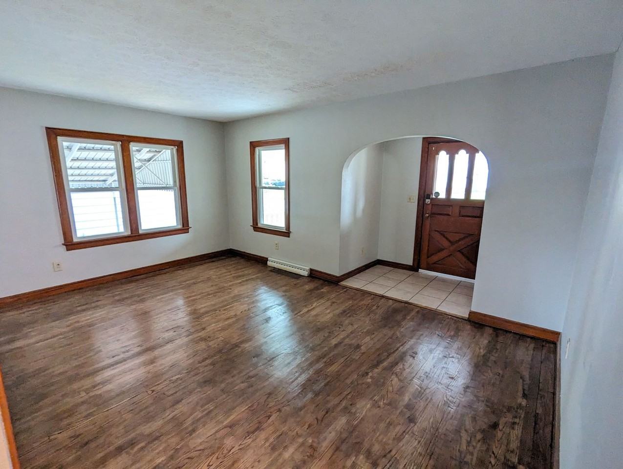 3246 Amherst Ave - Photo 2 of 18