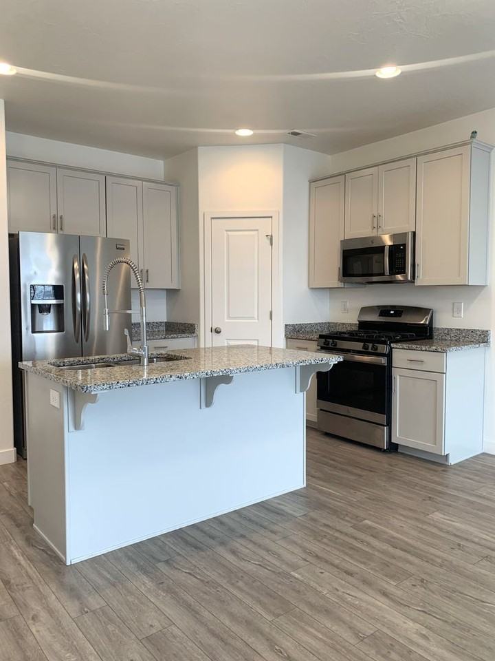 3195 W 3775 S - Photo 4 of 27