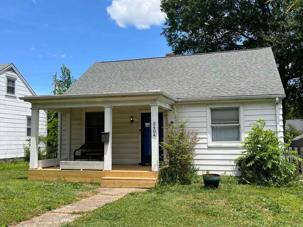 3404 Rosewood Ave - Photo 2 of 14