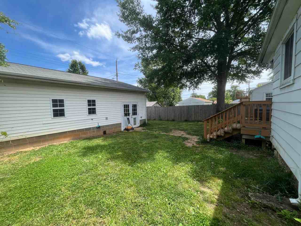 3404 Rosewood Ave - Photo 3 of 14