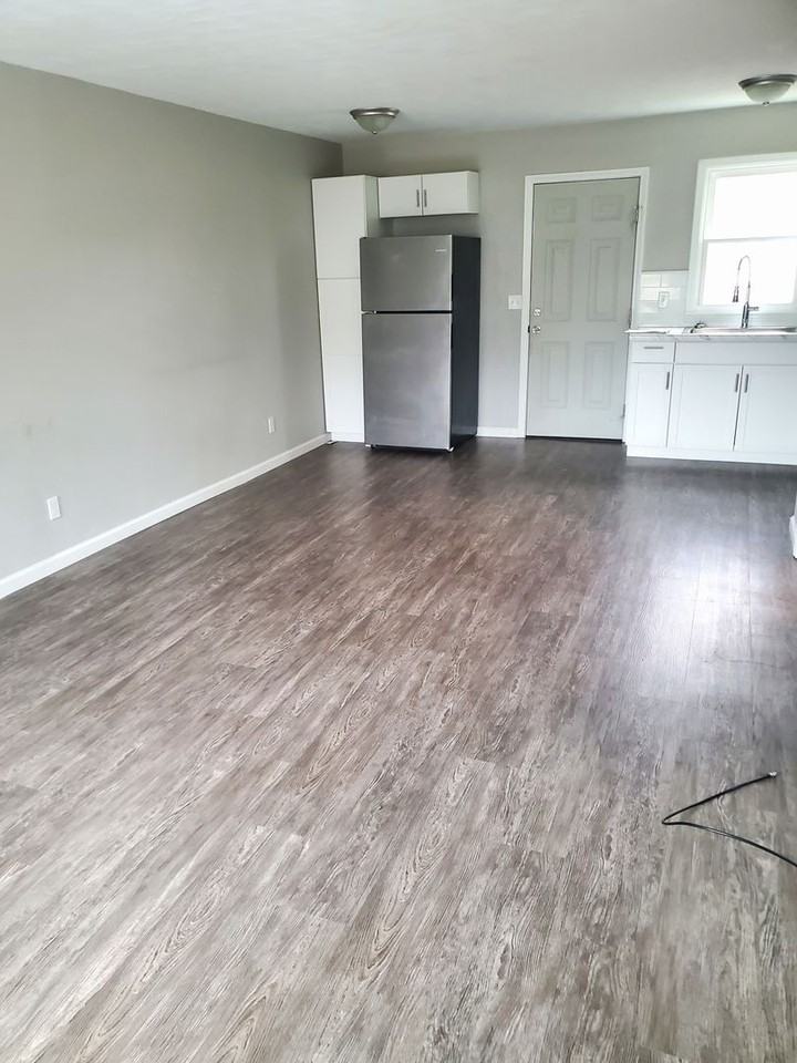 101 W Spring Street - Photo 2 of 5