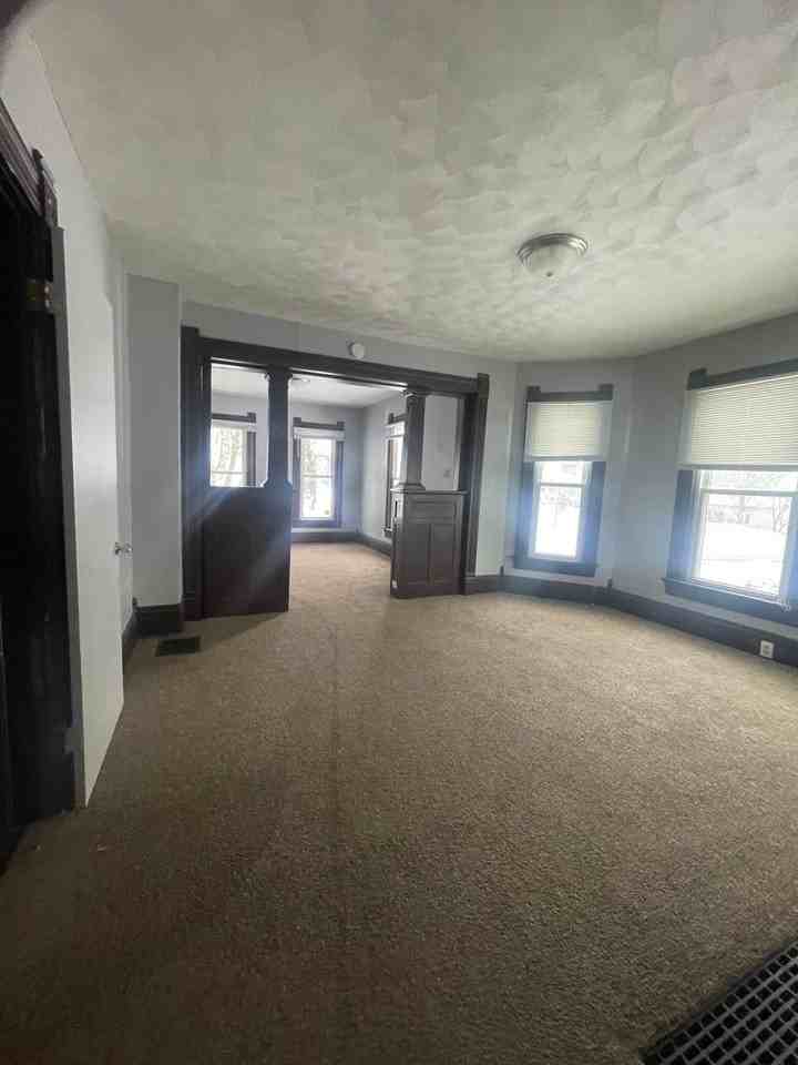 2831 8th Ave - Photo 3 of 9