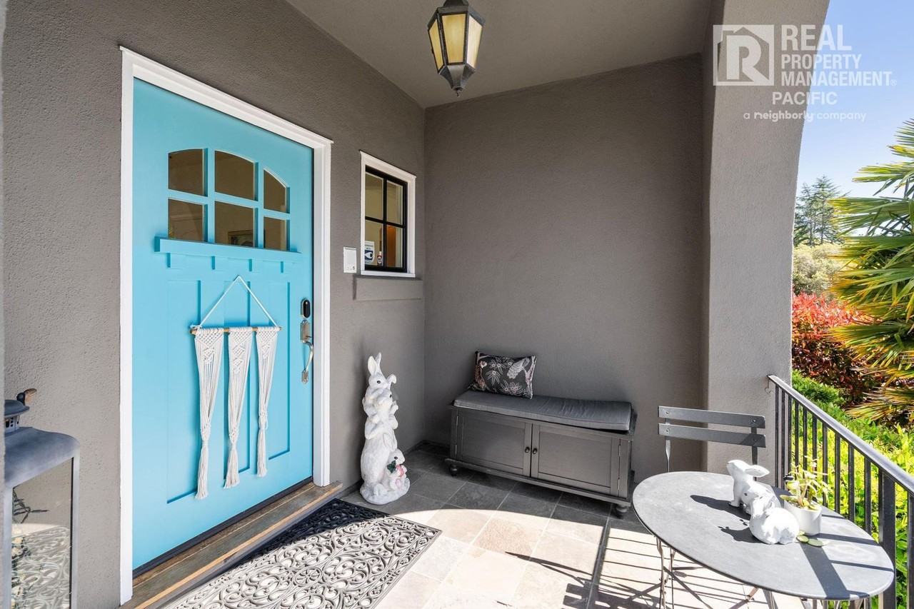 1010 Mountain Blvd - Photo 2 of 50