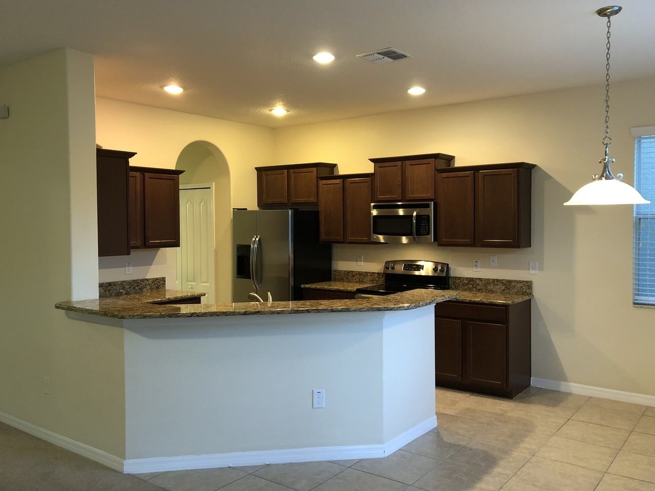 15406 Fort Clatsop Cres - Photo 4 of 42