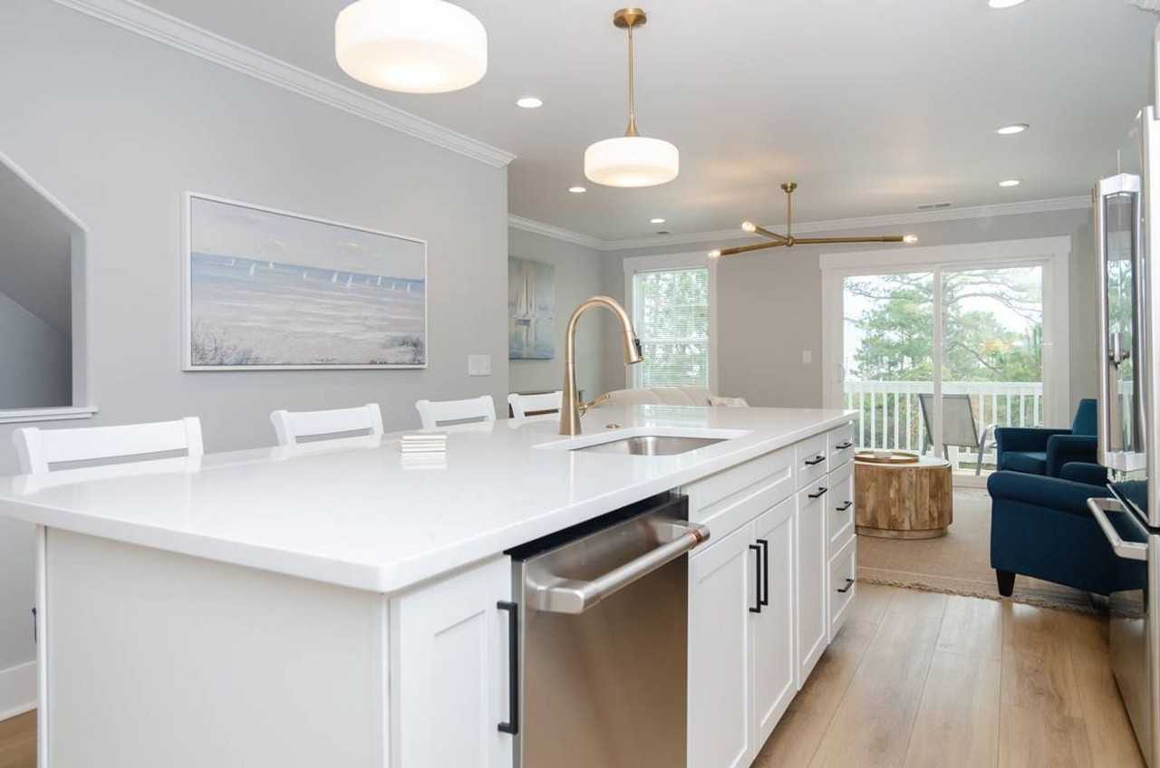 1210 Mackerel Ln - Photo 7 of 30