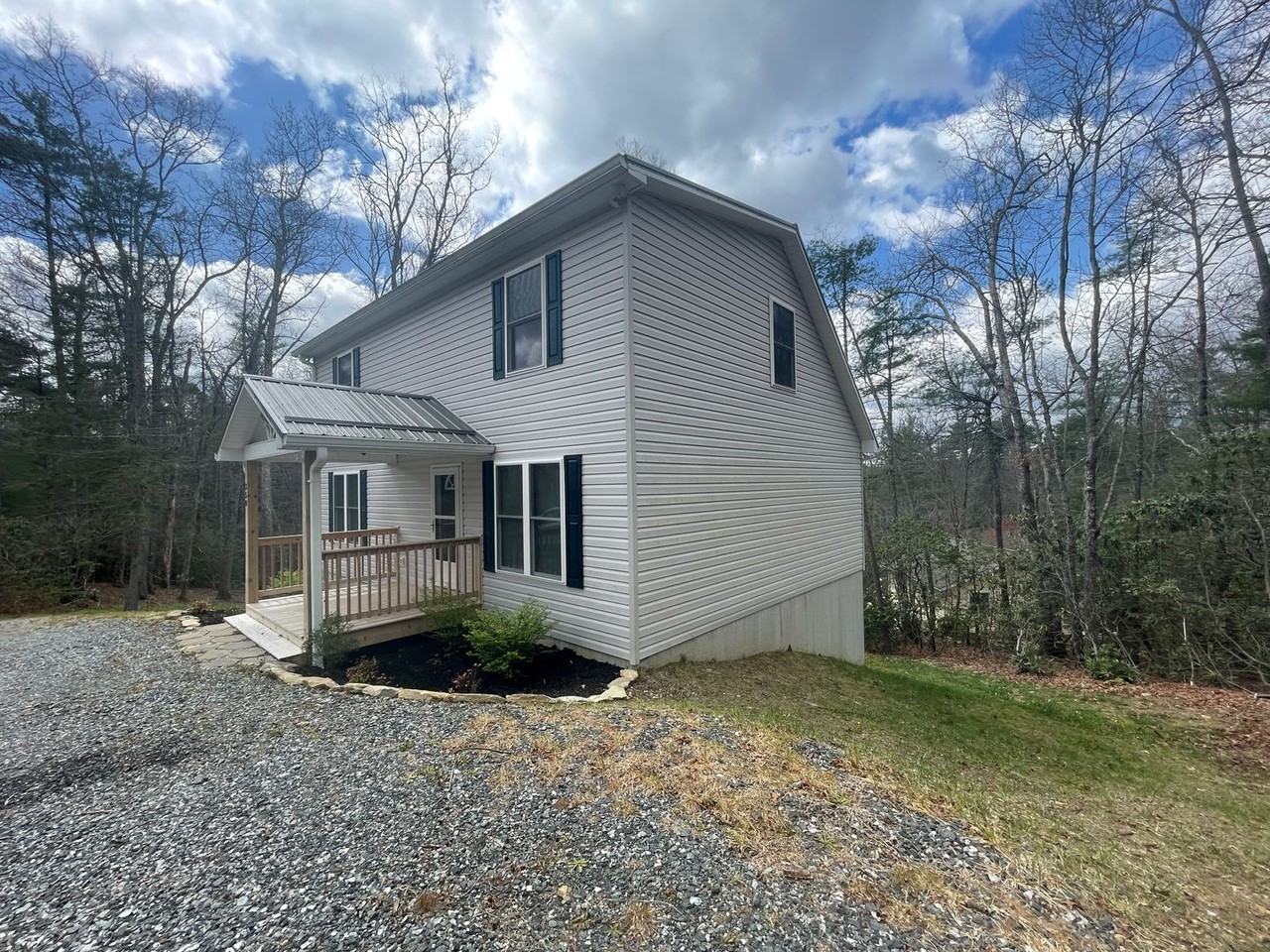 350 Pinewood Cir - Photo 4 of 49