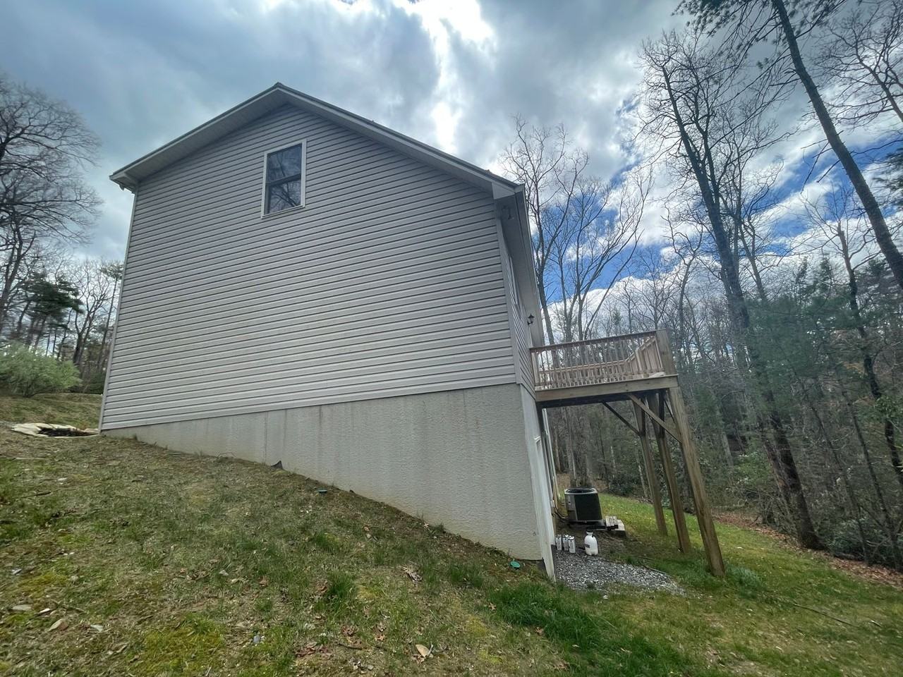 350 Pinewood Cir - Photo 5 of 49