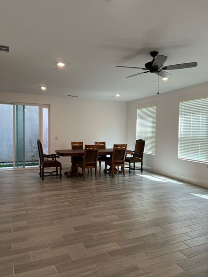 2710 E Tamarind Dr - Photo 4 of 21