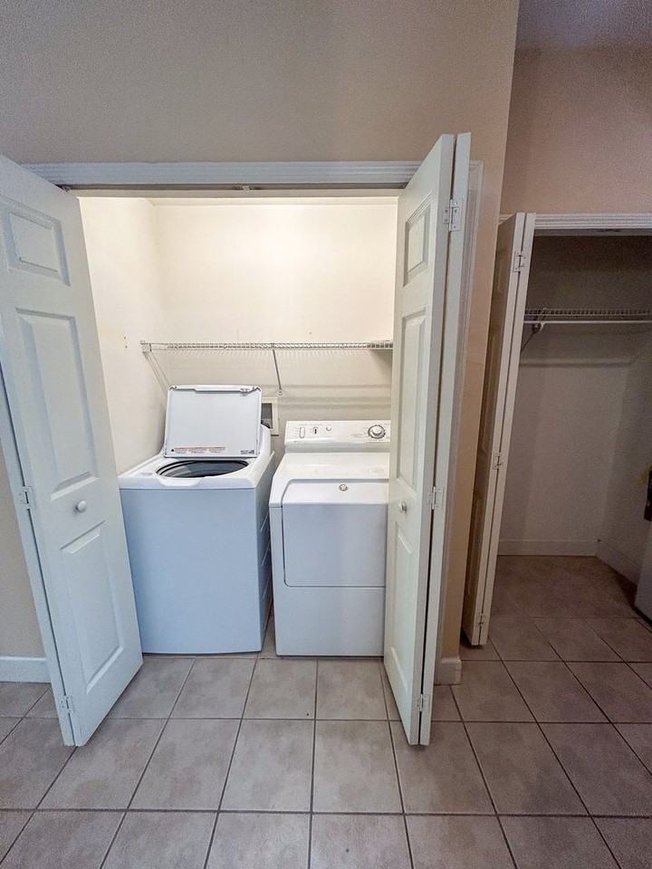 861 Nw 21st Ave - Photo 7 of 20