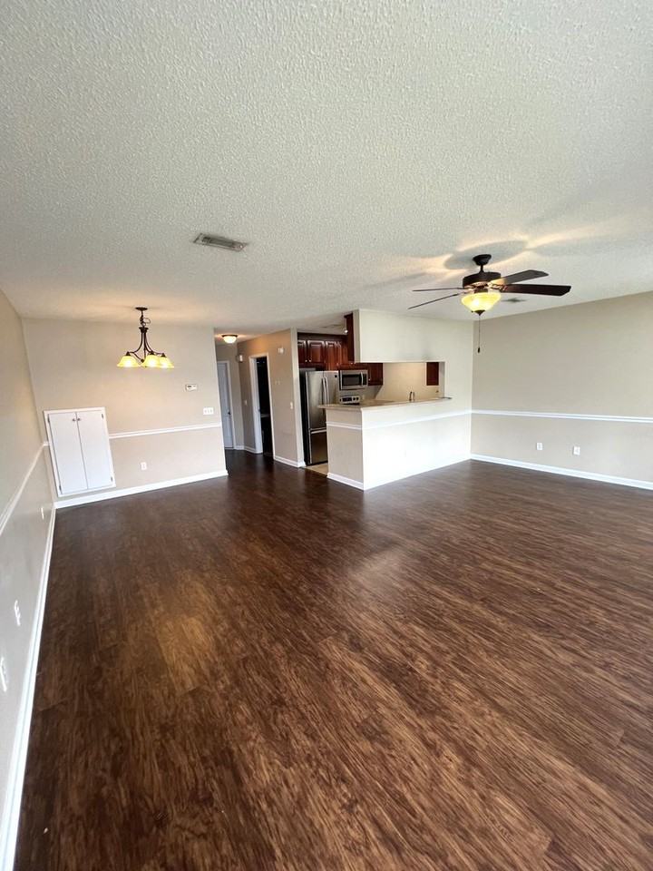 183 Concord Ave - Photo 5 of 12