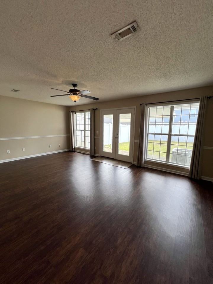 183 Concord Ave - Photo 6 of 12