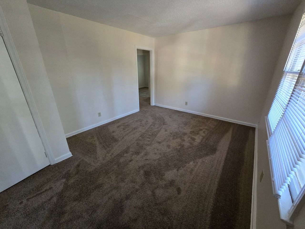 830 Woodside Ave - Photo 3 of 20