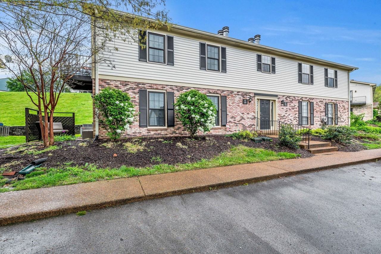 749 Fox Ridge Dr - Photo 2 of 27