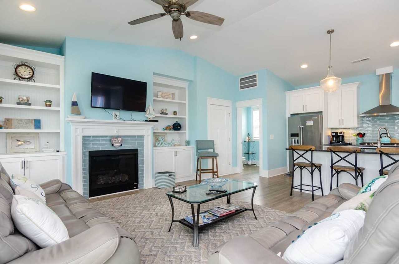 1211 Fort Fisher Boulevard North - Photo 2 of 34