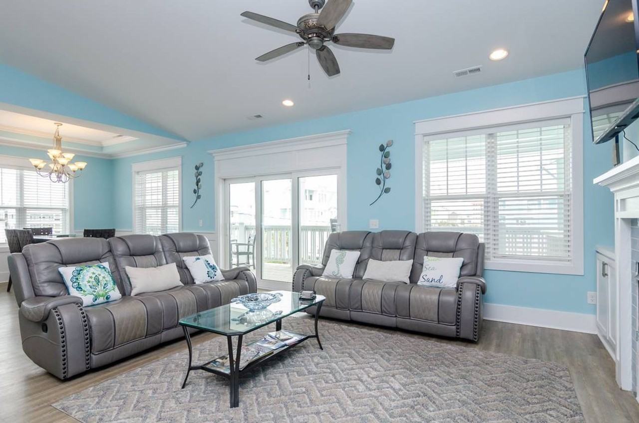 1211 Fort Fisher Boulevard North - Photo 7 of 34