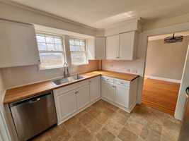 featured image of 1430 Woodbury Ave