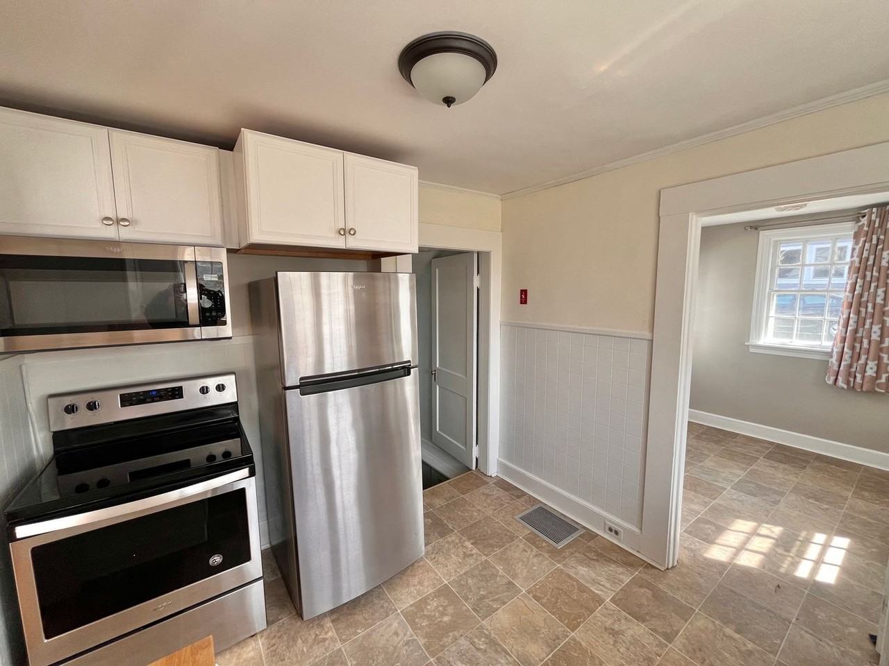 1430 Woodbury Ave - Photo 4 of 20