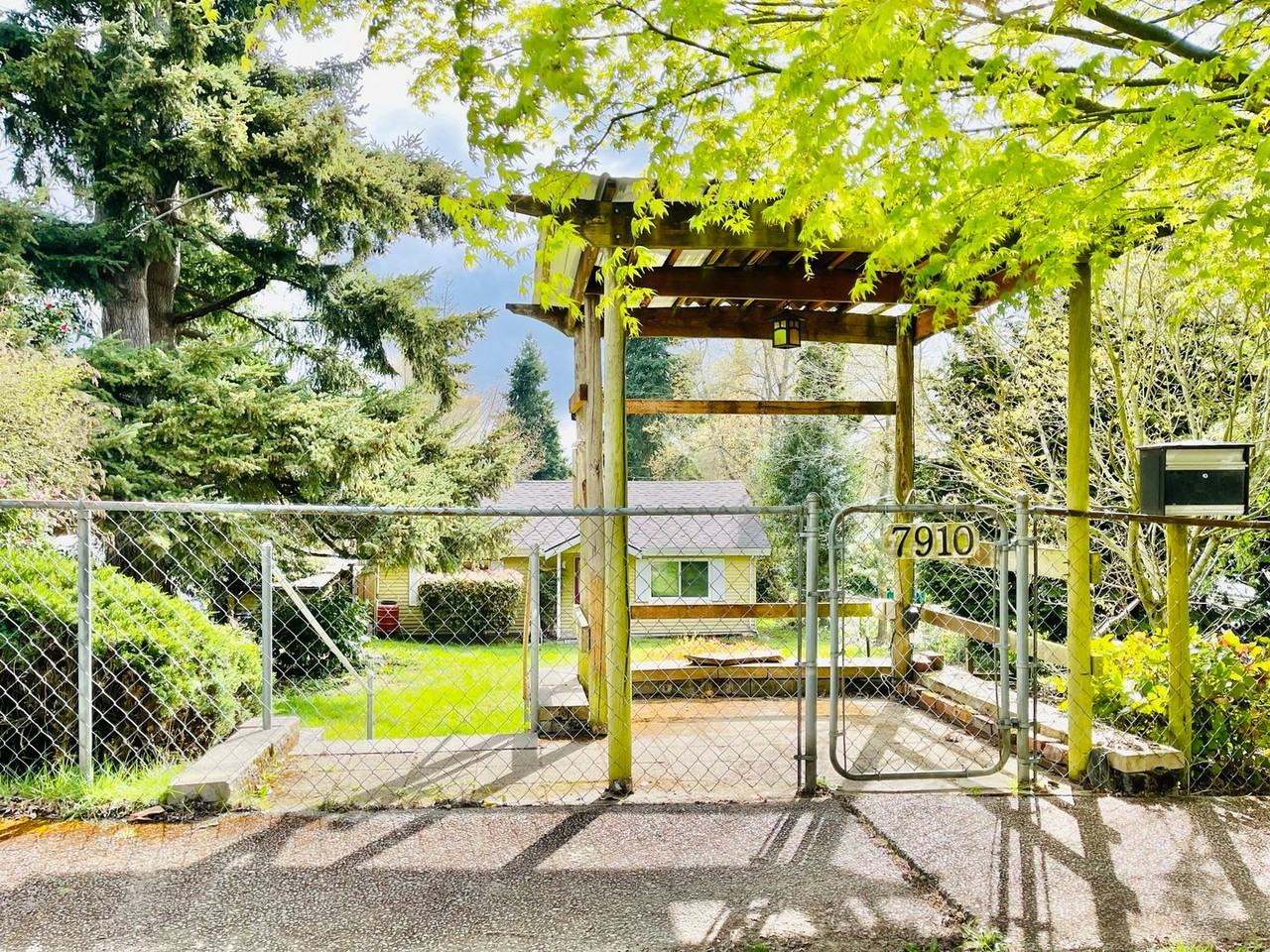 7910 29th Ave Sw - Photo 2 of 30