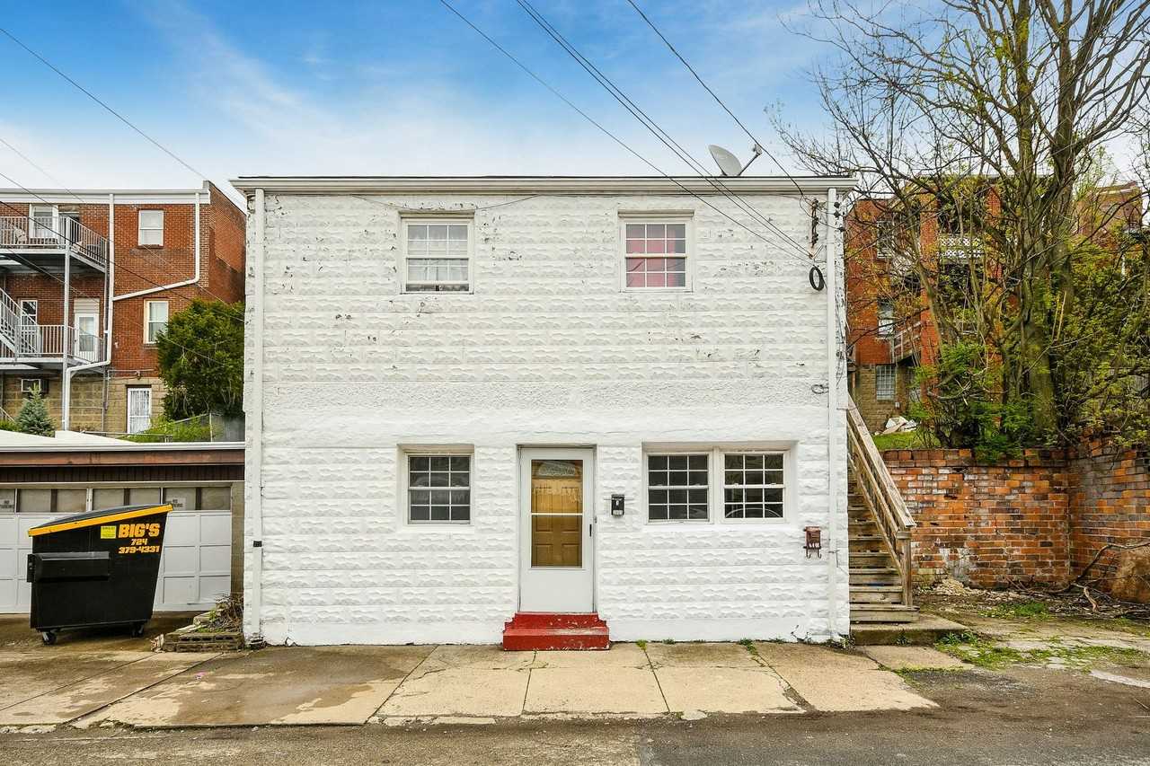 2005 Dellrose Apartments in Carrick, Pittsburgh, PA 15210 Zumper