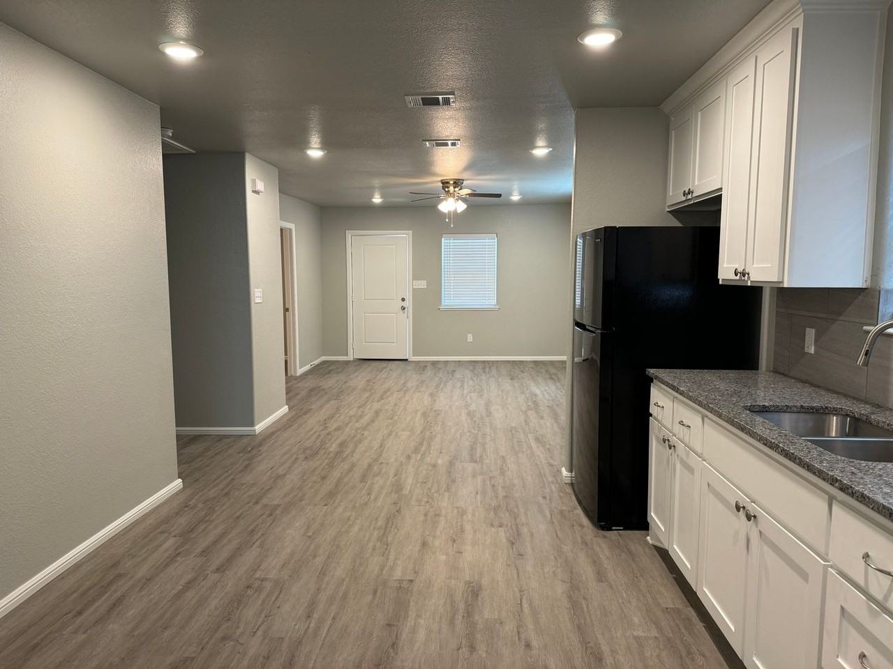 112 W Wilson St - Photo 3 of 10