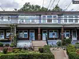 featured image of 927 Clarissa St