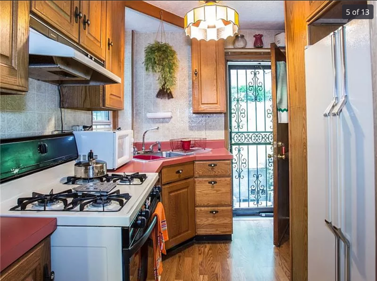 927 Clarissa Street - Photo 3 of 25