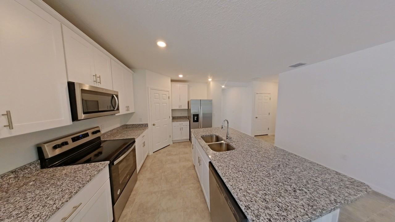 2404 White Tail St - Photo 5 of 13