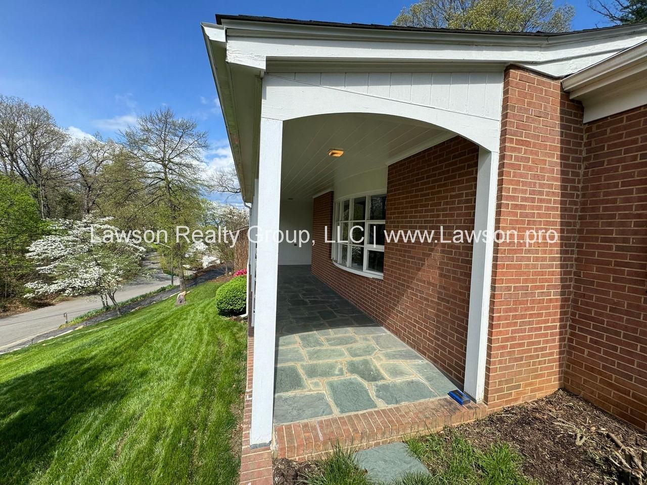 3074 Carolina Ave Sw - Photo 5 of 50