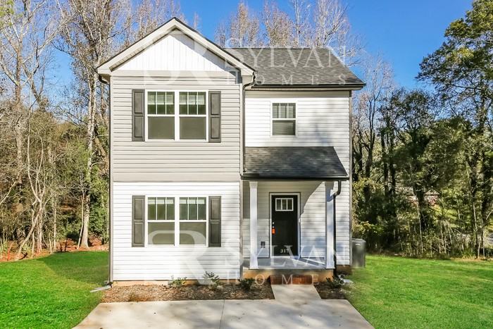 317 Hillside Dr - Photo 3 of 16