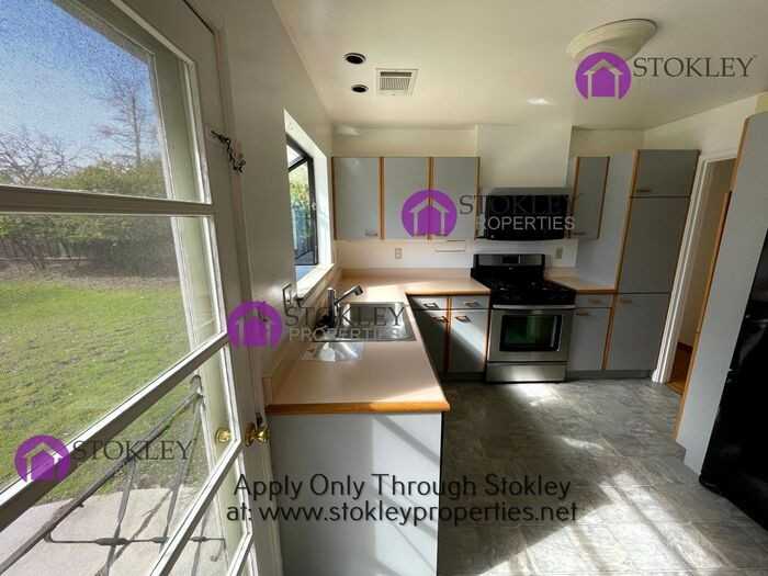 3241 Eccleston Ave - Photo 3 of 9